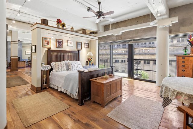 130 S Canal Street 425-26, Chicago, IL 60606