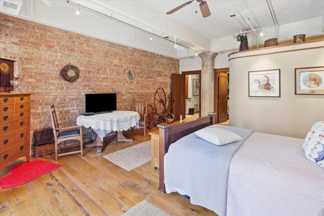 130 S Canal Street 425-26, Chicago, IL 60606