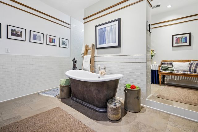 130 S Canal Street 425-26, Chicago, IL 60606