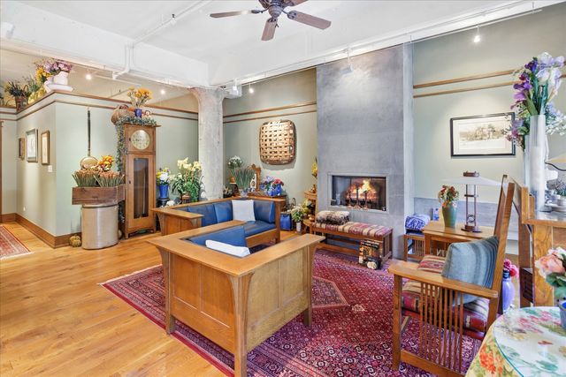 130 S Canal Street 425-26, Chicago, IL 60606