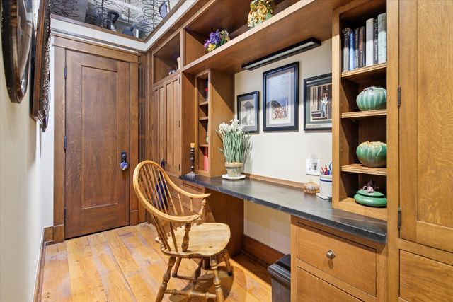 130 S Canal Street 425-26, Chicago, IL 60606