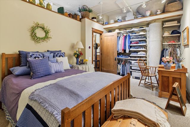 130 S Canal Street 425-26, Chicago, IL 60606