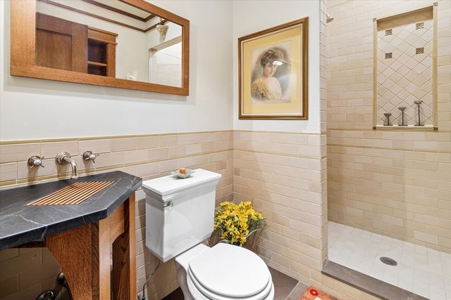 130 S Canal Street 425-26, Chicago, IL 60606