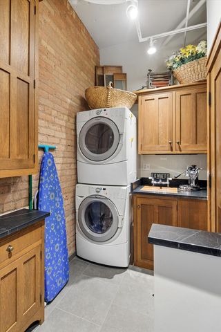 130 S Canal Street 425-26, Chicago, IL 60606