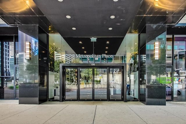 130 S Canal Street 425-26, Chicago, IL 60606
