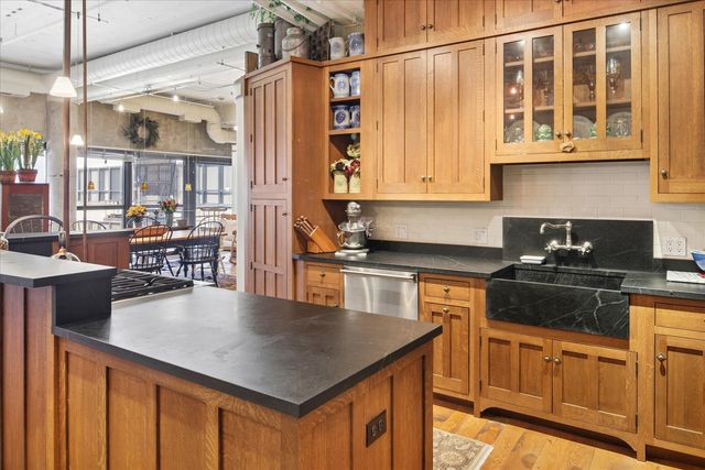 130 S Canal Street 425-26, Chicago, IL 60606