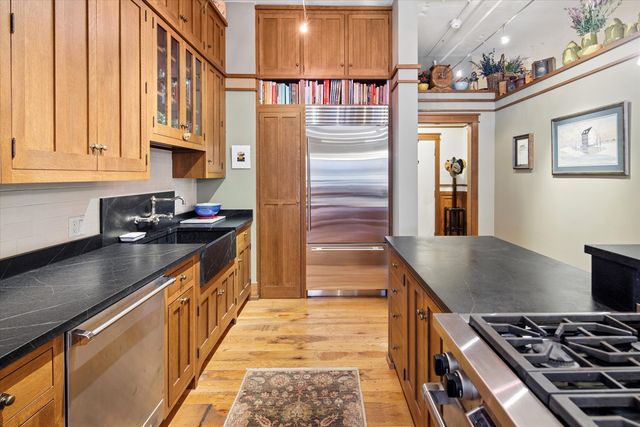 130 S Canal Street 425-26, Chicago, IL 60606