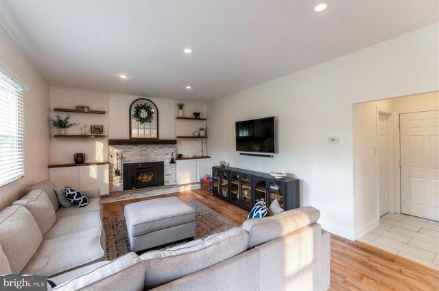 1113 E PROSPECT AVE, North Wales, PA 19454