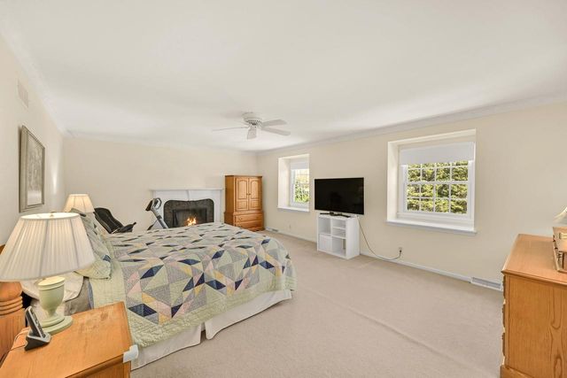 18510 Surrey LANE, Brookfield, WI 53045
