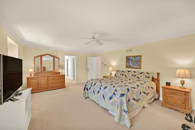 18510 Surrey LANE, Brookfield, WI 53045