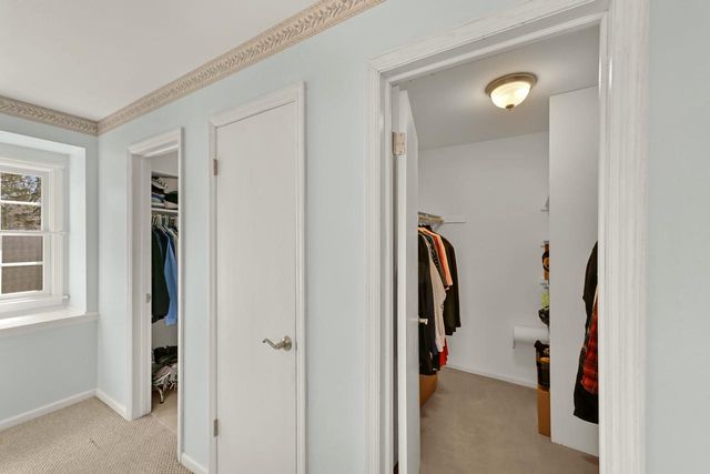 18510 Surrey LANE, Brookfield, WI 53045