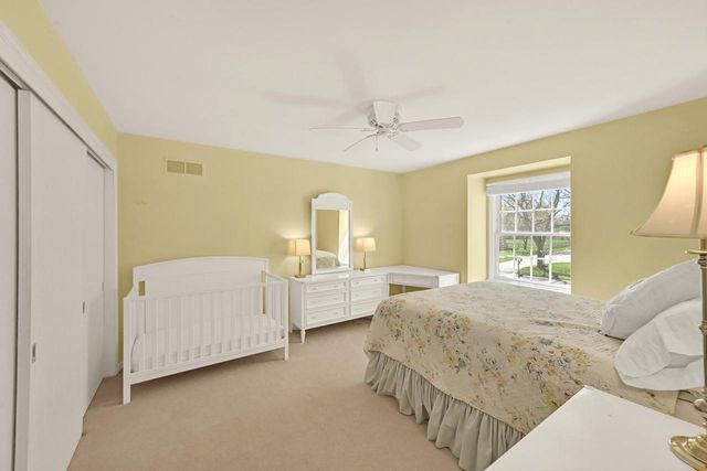 18510 Surrey LANE, Brookfield, WI 53045