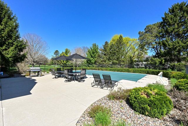 18510 Surrey LANE, Brookfield, WI 53045