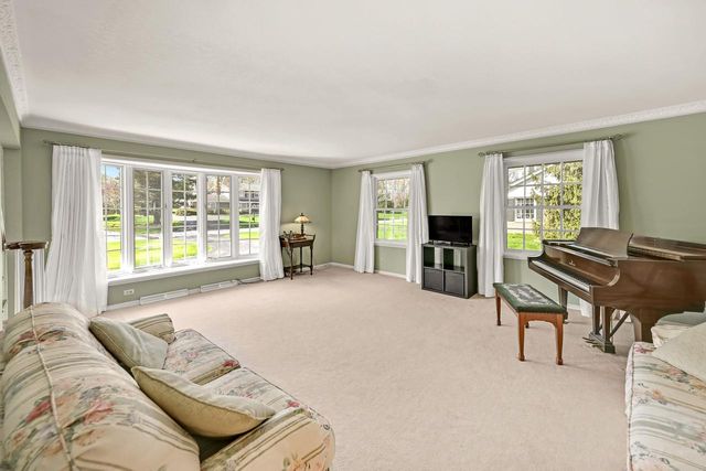 18510 Surrey LANE, Brookfield, WI 53045
