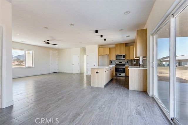 15168 Barbara, Apple Valley, CA 92307