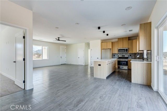 15168 Barbara, Apple Valley, CA 92307