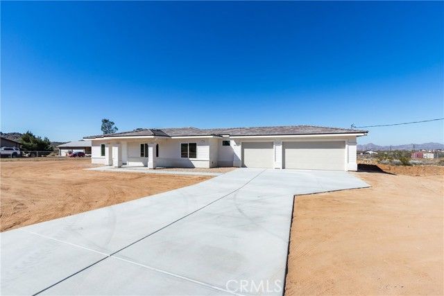 15168 Barbara, Apple Valley, CA 92307
