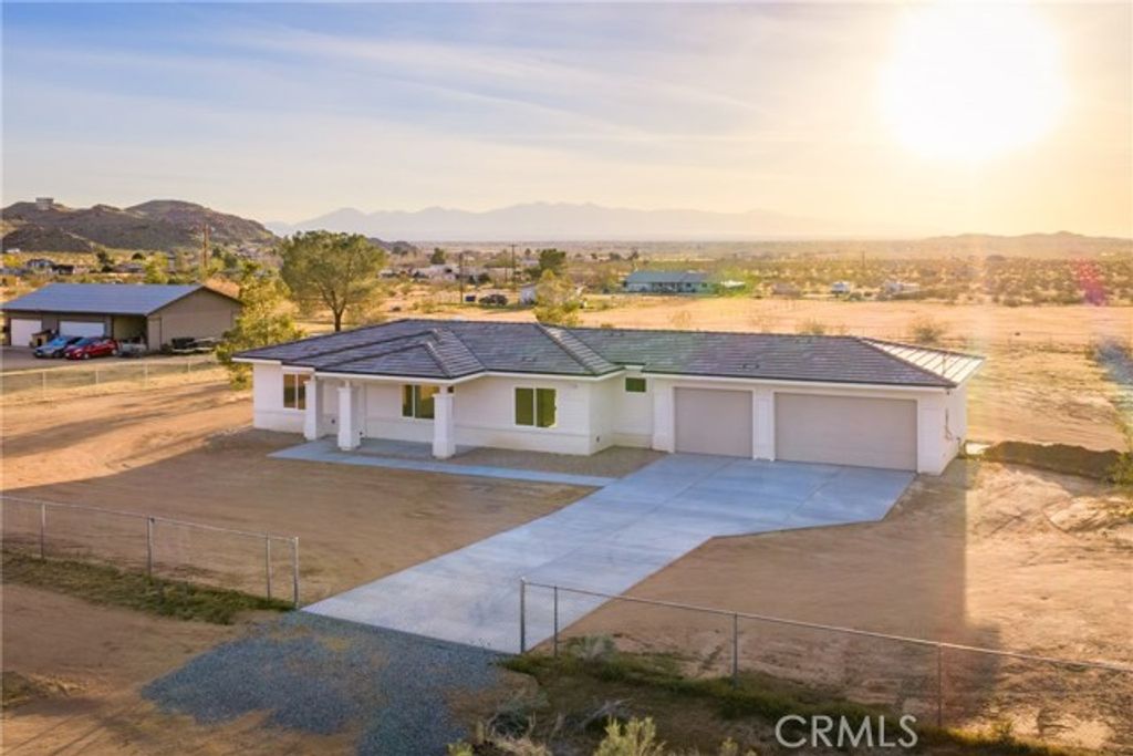 15168 Barbara, Apple Valley, CA 92307