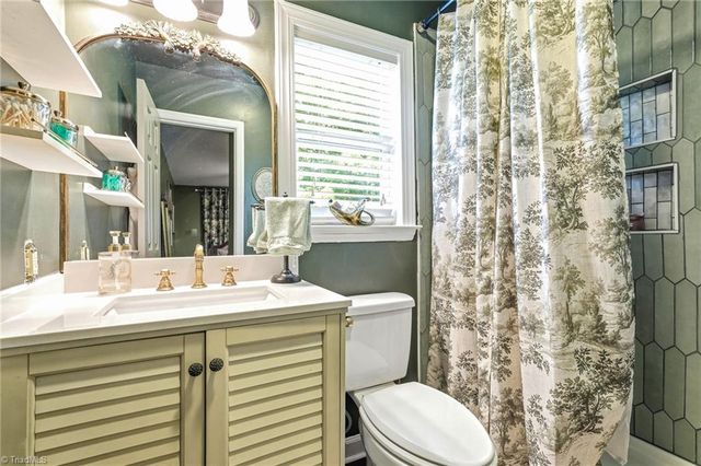 1533 Trinity Garden Circle, Clemmons, NC 27012