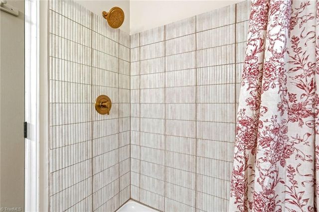 1533 Trinity Garden Circle, Clemmons, NC 27012