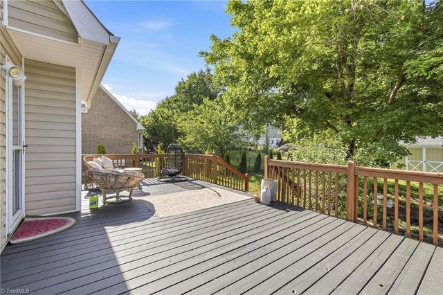 1533 Trinity Garden Circle, Clemmons, NC 27012