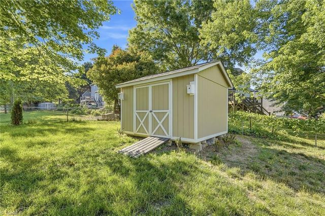 1533 Trinity Garden Circle, Clemmons, NC 27012