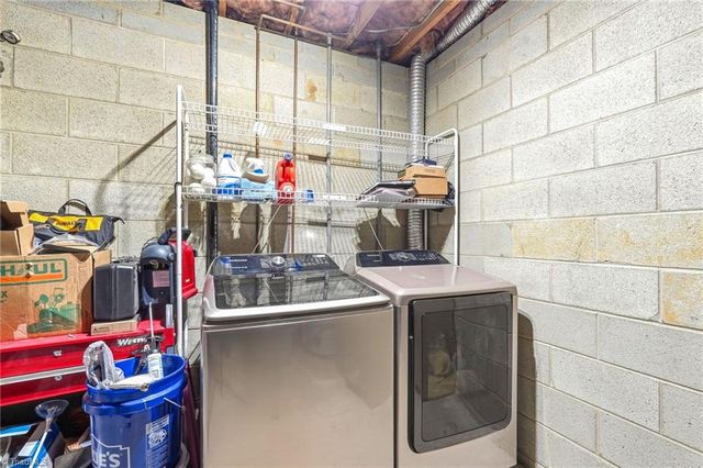 1533 Trinity Garden Circle, Clemmons, NC 27012