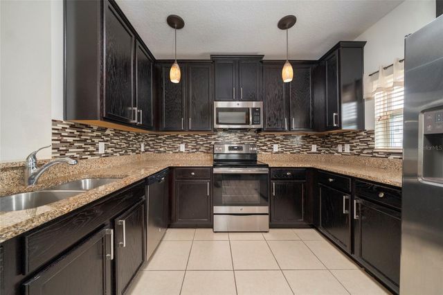 212 PRIMROSE DRIVE, Davenport, FL 33837