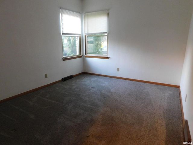 411 34th Avenue, East Moline, IL 61244