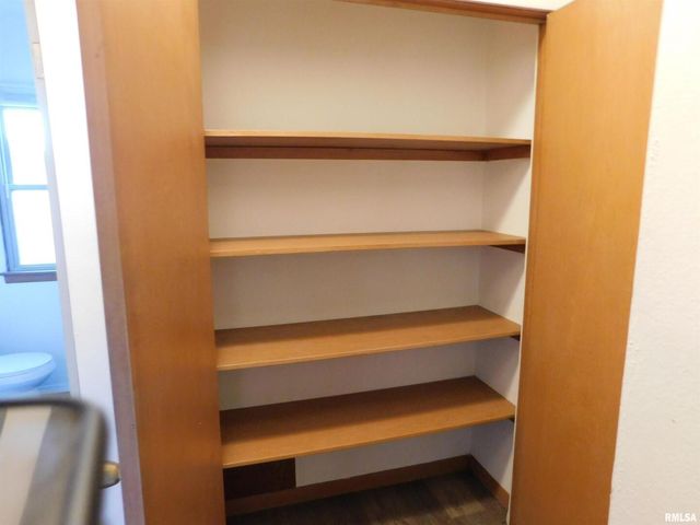 411 34th Avenue, East Moline, IL 61244