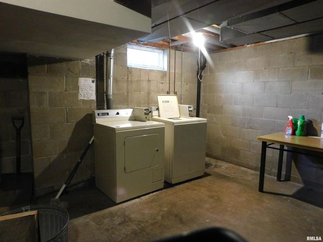 411 34th Avenue, East Moline, IL 61244