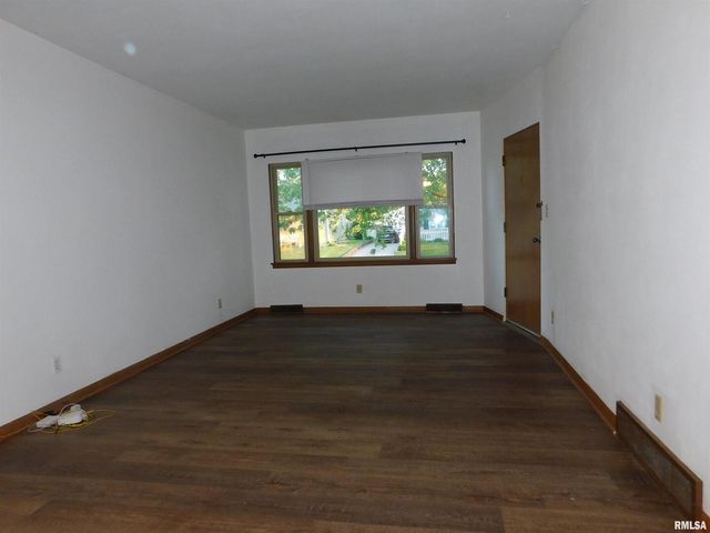 411 34th Avenue, East Moline, IL 61244