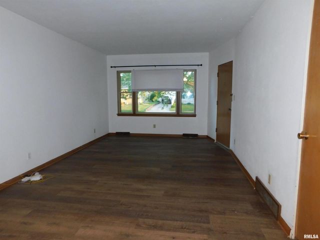 411 34th Avenue, East Moline, IL 61244