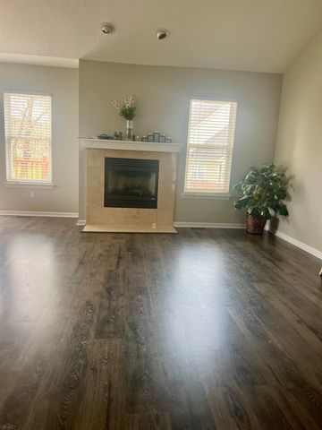 5498 Greenway Drive, Trenton, MI 48183