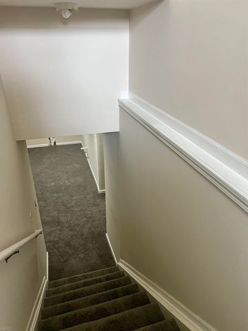 5498 Greenway Drive, Trenton, MI 48183