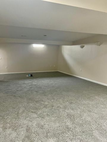 5498 Greenway Drive, Trenton, MI 48183