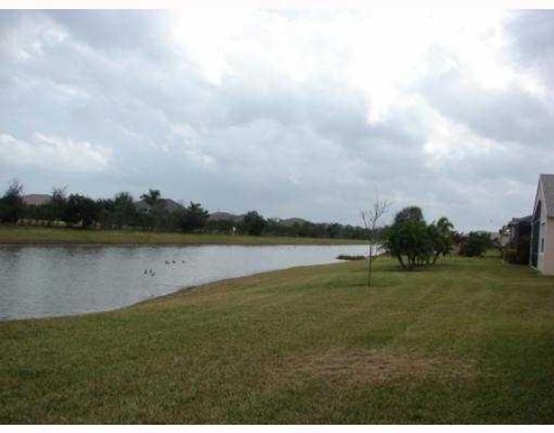 552 SW Calamondin Way Way SW, Vero Beach, FL 32968