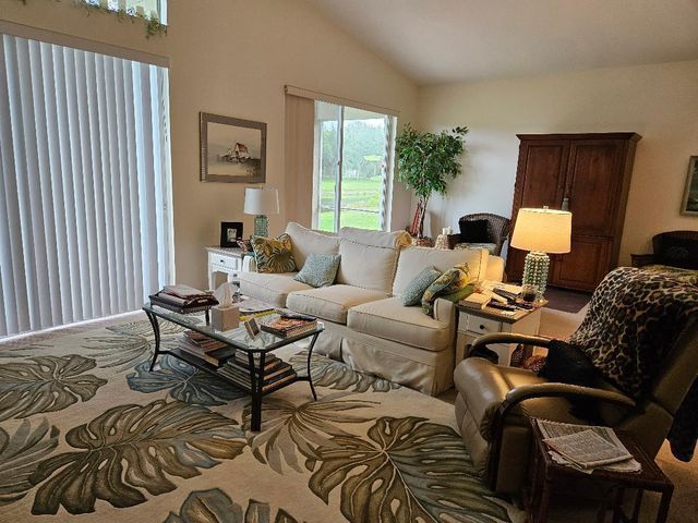 552 SW Calamondin Way Way SW, Vero Beach, FL 32968