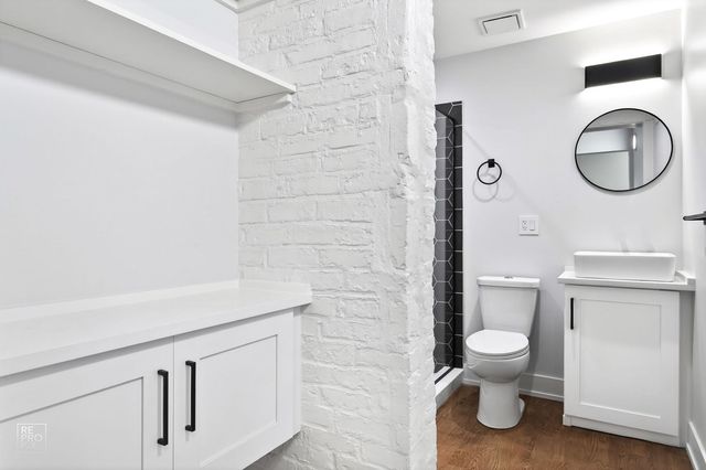 3341 W Iowa Street, Chicago, IL 60651