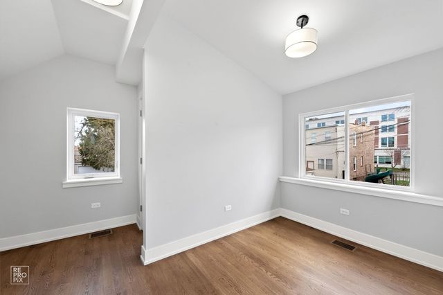 3341 W Iowa Street, Chicago, IL 60651