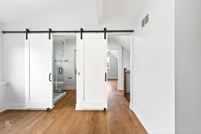 3341 W Iowa Street, Chicago, IL 60651