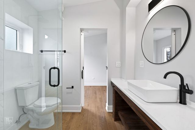 3341 W Iowa Street, Chicago, IL 60651