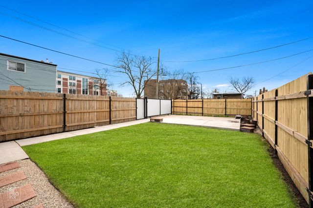 3341 W Iowa Street, Chicago, IL 60651