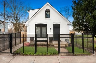 3341 W Iowa Street, Chicago, IL 60651