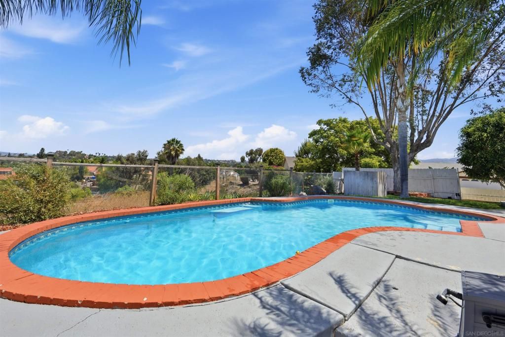 168 Manton Way, Vista, CA 92084 — photo 2