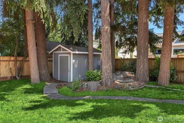 23032 SE 282nd Court, Maple Valley, WA 98038