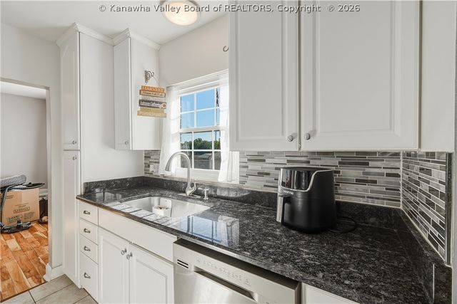 710 Kanawha Avenue, Nitro, WV 25143
