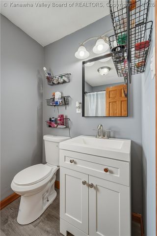 710 Kanawha Avenue, Nitro, WV 25143