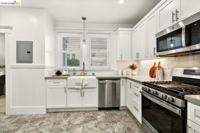 1822 Hearst Ave B, Berkeley, CA 94703