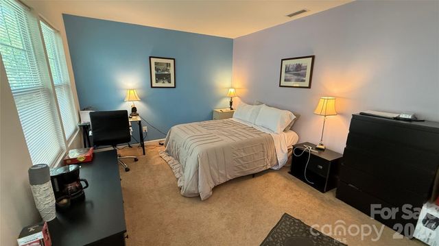 7736 Ponderosa Lane, Charlotte, NC 28215